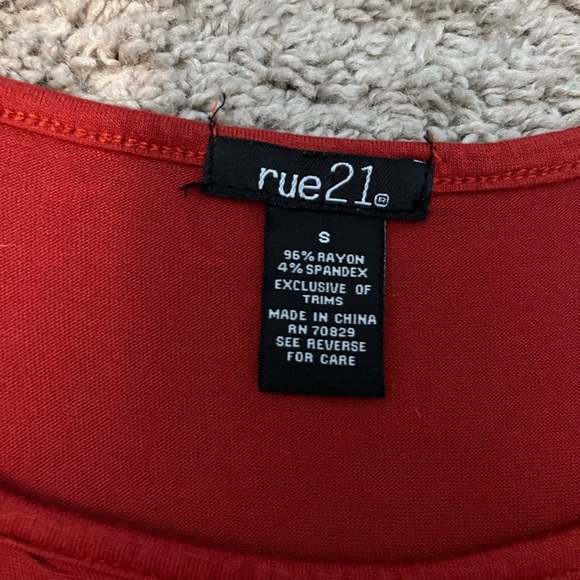 🌸 3 for $10 🌸  Rue 21 Off the Shoulder T-shirt - Picture 5 of 5